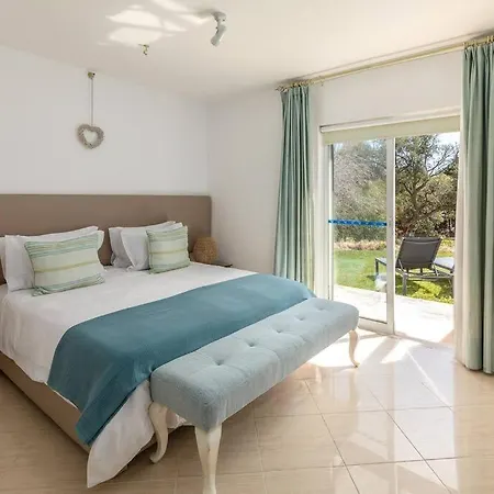 Holiday home Moradia Olhos De Agua - 3 Quartos - 6 Camas