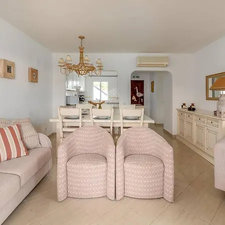 Holiday home Moradia Olhos De Agua - 3 Quartos - 6 Camas