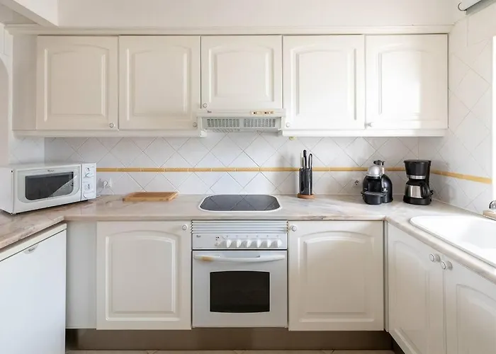 Holiday home Moradia Olhos De Agua - 3 Quartos - 6 Camas