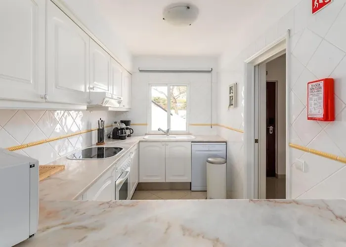 Moradia Olhos De Agua - 3 Quartos - 6 Camas