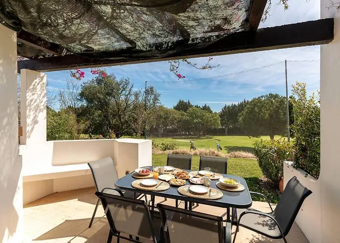 Holiday home Moradia Olhos De Agua - 3 Quartos - 6 Camas