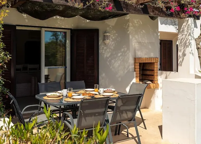 Holiday home Moradia Olhos De Agua - 3 Quartos - 6 Camas Albufeira